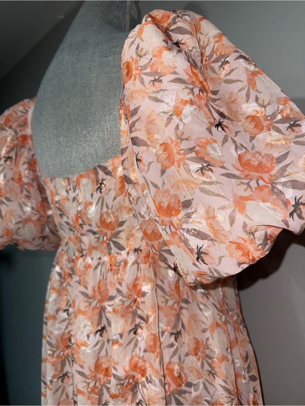 Floral Puff-Sleeve Mini Dress in Peach - Picture 5 of 7